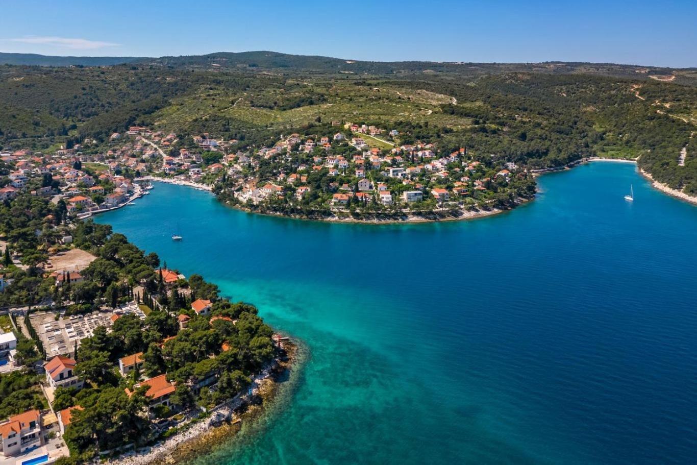 Apartments By The Sea Splitska, Brac - 2923 Postira Exterior photo